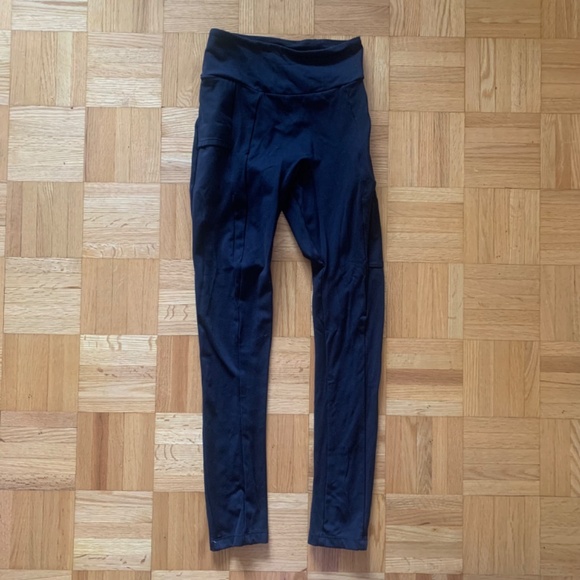 Gymshark Black Workout Cropped Leggings - Picture 3 of 5